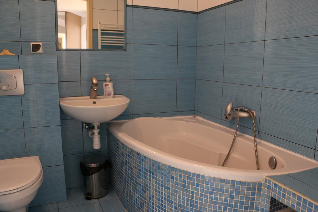 Apartament Pod Platanami Kolobrzeg Bagian luar foto
